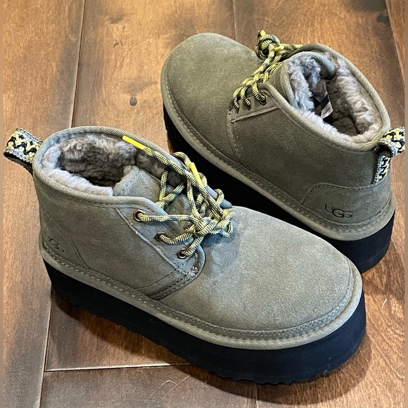UGG Neumel Heritage Platform Boots NWOT - Picture 7 of 16